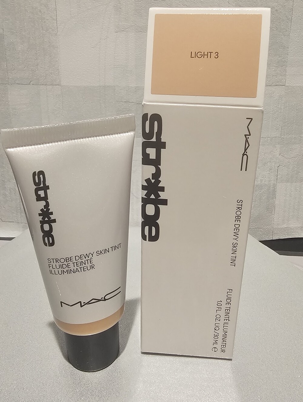 MAC Strobe Dewy Dkin Yint - Light 3 - 1oz/30ml